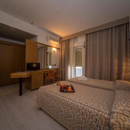New Petit Hotel Tempio Pausania Extérieur photo