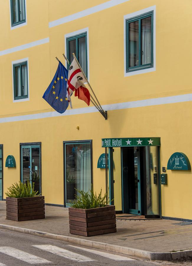 New Petit Hotel Tempio Pausania Extérieur photo