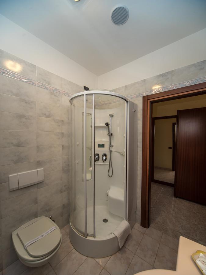 New Petit Hotel Tempio Pausania Extérieur photo