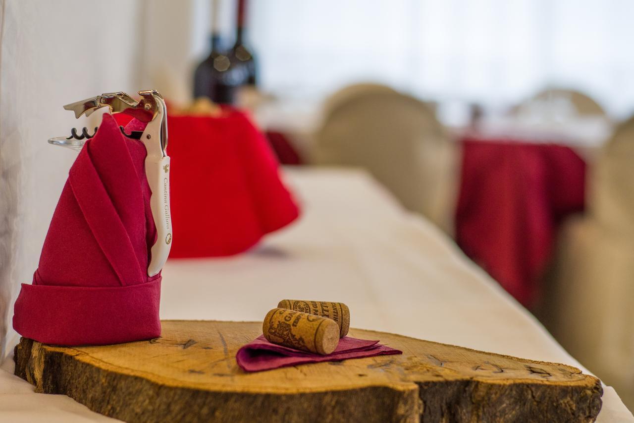 New Petit Hotel Tempio Pausania Extérieur photo