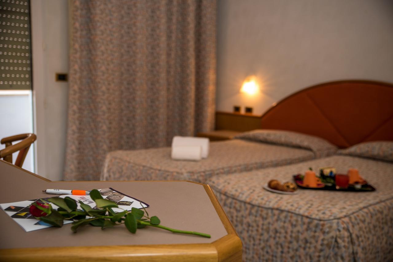 New Petit Hotel Tempio Pausania Chambre photo